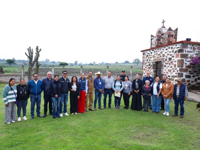 Lleva Roberto Cabrera obras y mesas de servicio a la comunidad con 