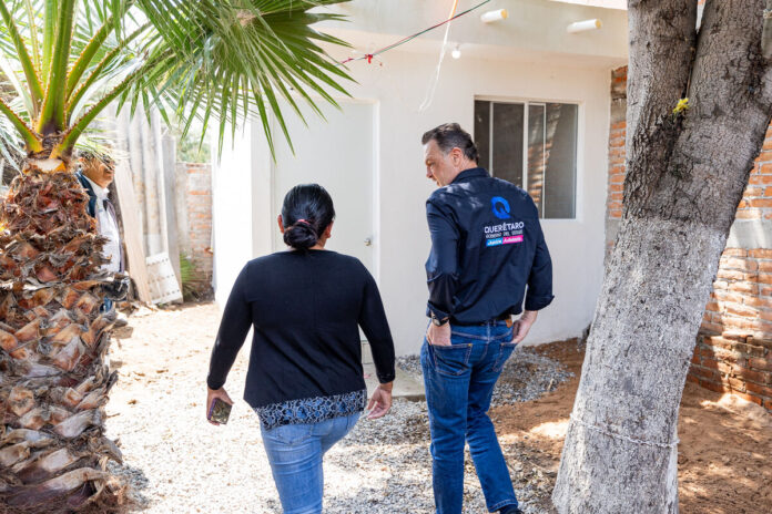 Entrega IVEQ cuartos equipados con baño en comunidades de SJR