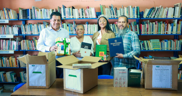 UTSJR lleva libros a bibliotecas de Amealco