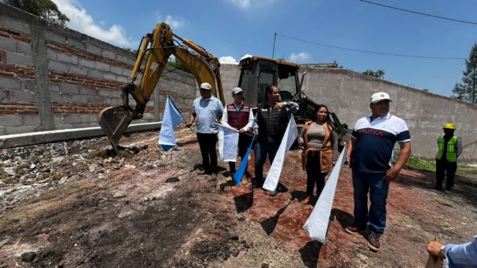 Arrancan ampliación de red de agua potable en Ojo de Agua