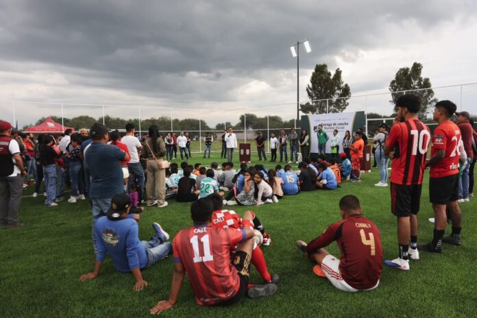 Entregan SEDATU y Gobierno de Tequisquiapan cancha de futbol 5 en la comunidad de La Fuente