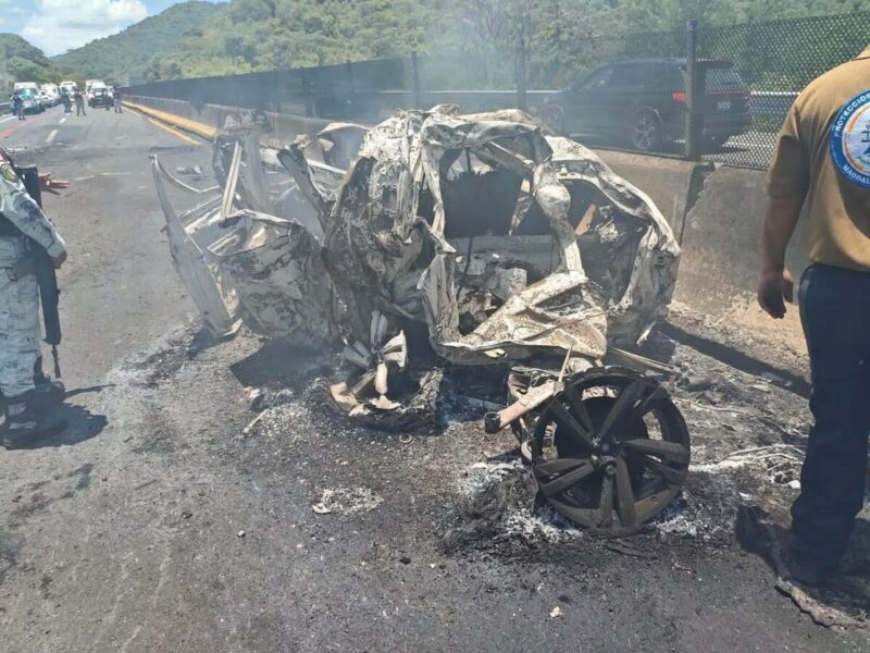 Tráiler sin frenos arrasa con zona de accidente en Plan de Barrancas; hay 10 muertos