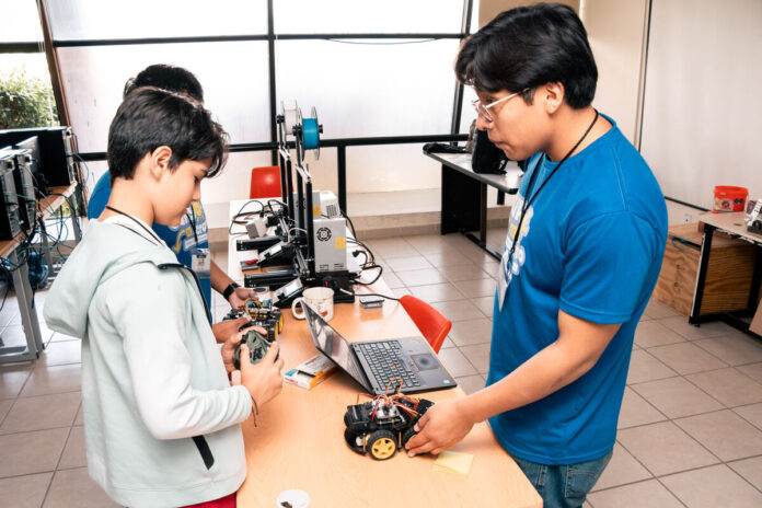 Promueve la UTSJR vocaciones científicas y tecnológicas en adolescentes