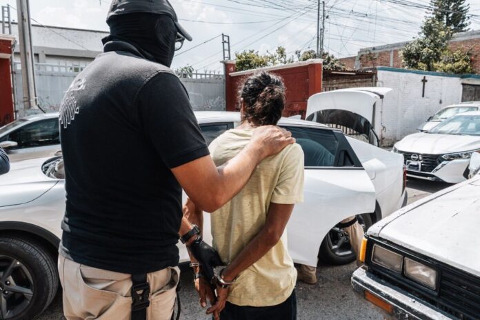 Detienen a cinco personas y aseguran drogas tras ejecutar cinco cateos en Querétaro