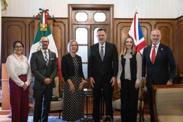 Sostiene Mauricio Kuri reunión con embajadora del Reino Unido en México