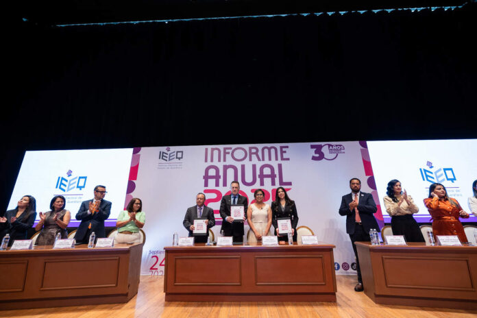 Atestigua Mauricio Kuri la presentación del Informe Anual del IEEQ y la conmemoración de sus 30 años