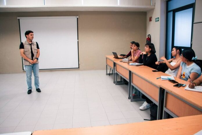 Estudiantes de la UTSJR alfabetizarán sin costo en San Juan del Río