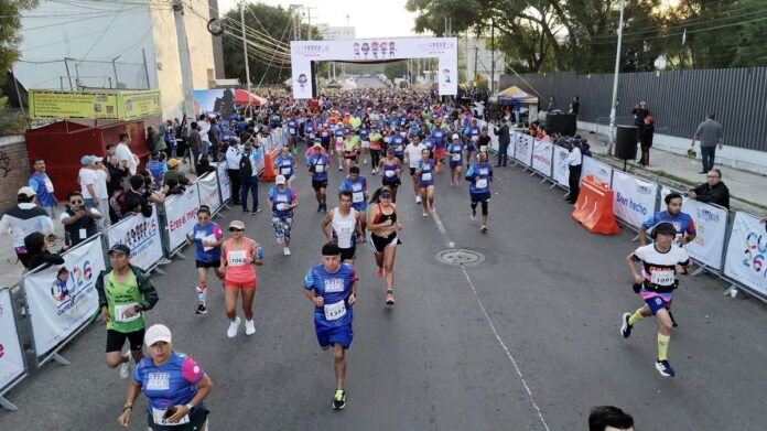 Participan dos mil 200 personas en la 10a edición de la carrera USEBEQ