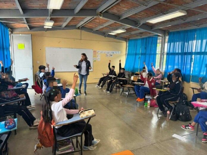 Alumnos de El Coto reciben pláticas sobre bullying en San Juan del Río
