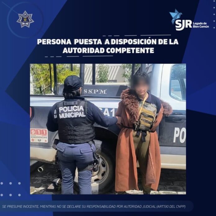 Aseguran a mujer en San Juan del Río tras presunta amenaza a comerciante