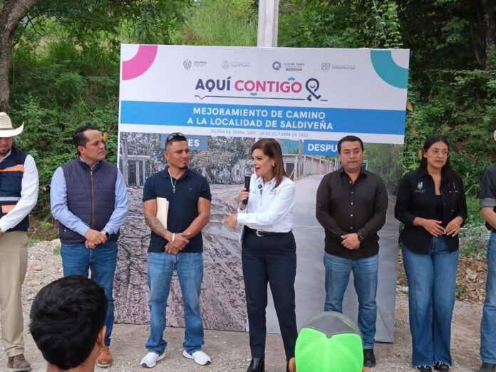 CEI moderniza el camino de La Saldiveña, en Jalpan de Serra