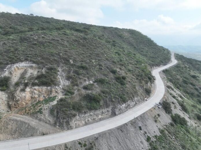 Concluye en Peñamiller modernización del camino El Portugués–Agua Fría