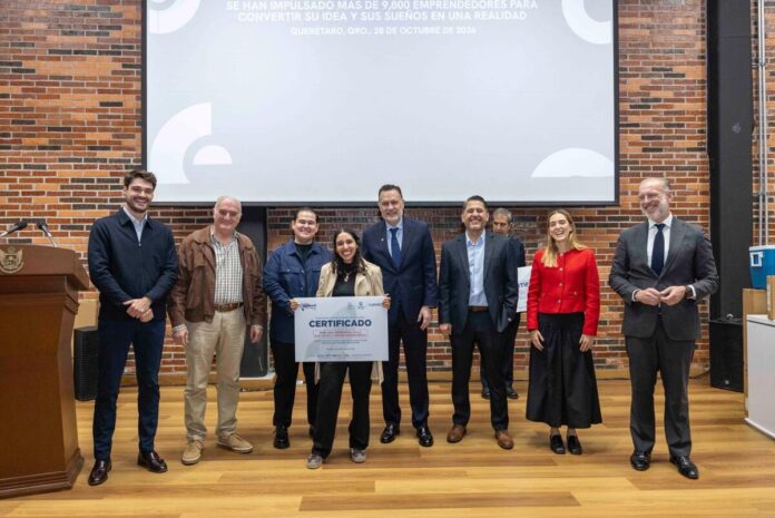 Entregan capital semilla a 50 emprendedores en Querétaro