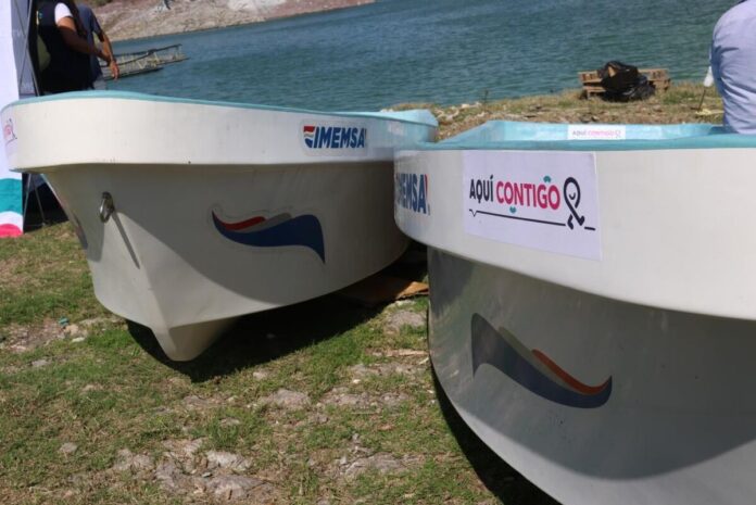 Entregan lanchas y motores a pescadores de Xidhí, en Cadereyta