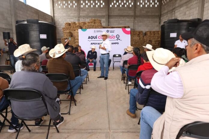 Ganaderos de Cadereyta reciben cisternas para enfrentar la sequía