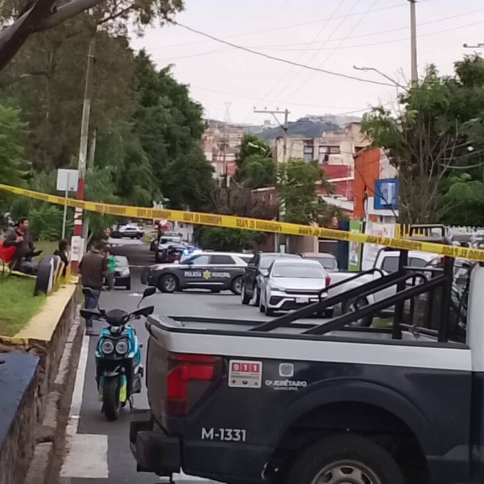 Policías de Querétaro abaten a hombre con machete en Satélite