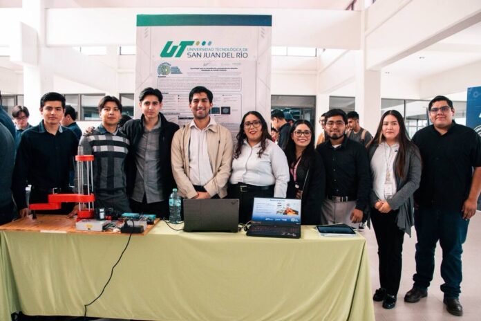 Premia UTSJR a ganadores de feria de innovación en San Juan del Río