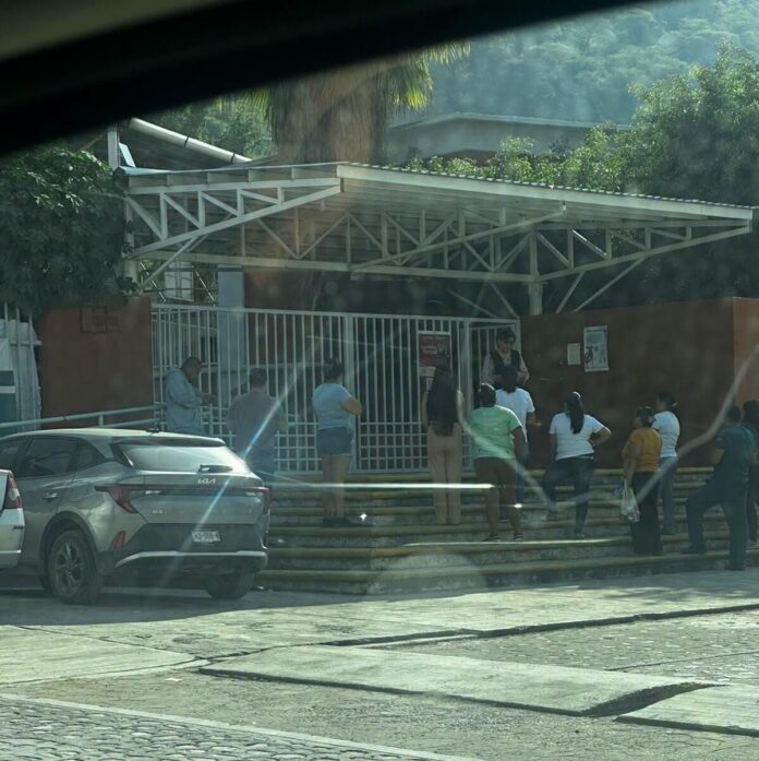 Resguardan arma de fuego en secundaria de Jalpan de Serra