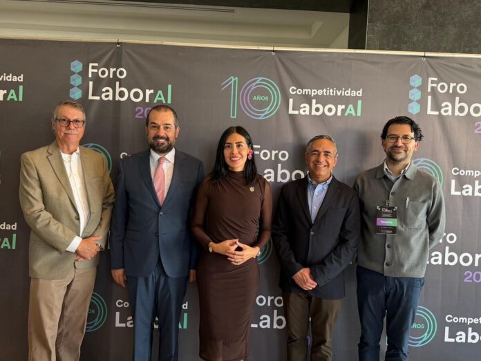 San Martín expone en Juárez políticas laborales de Querétaro