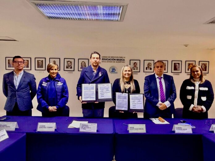 USEBEQ y Querétaro firman convenio para 459 escuelas públicas